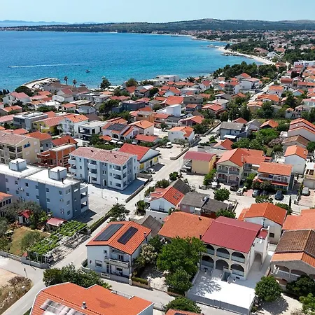 Slavica Near
